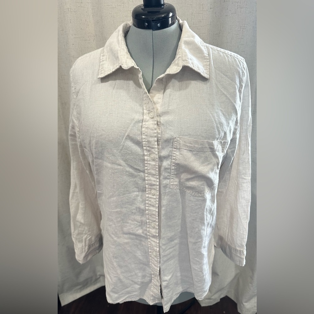 H&M cream bottom up shirt  Long Sleeve size M linen blend
